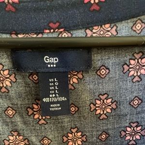 Bundle of 3 gap shirts. Can be dressy or casual.